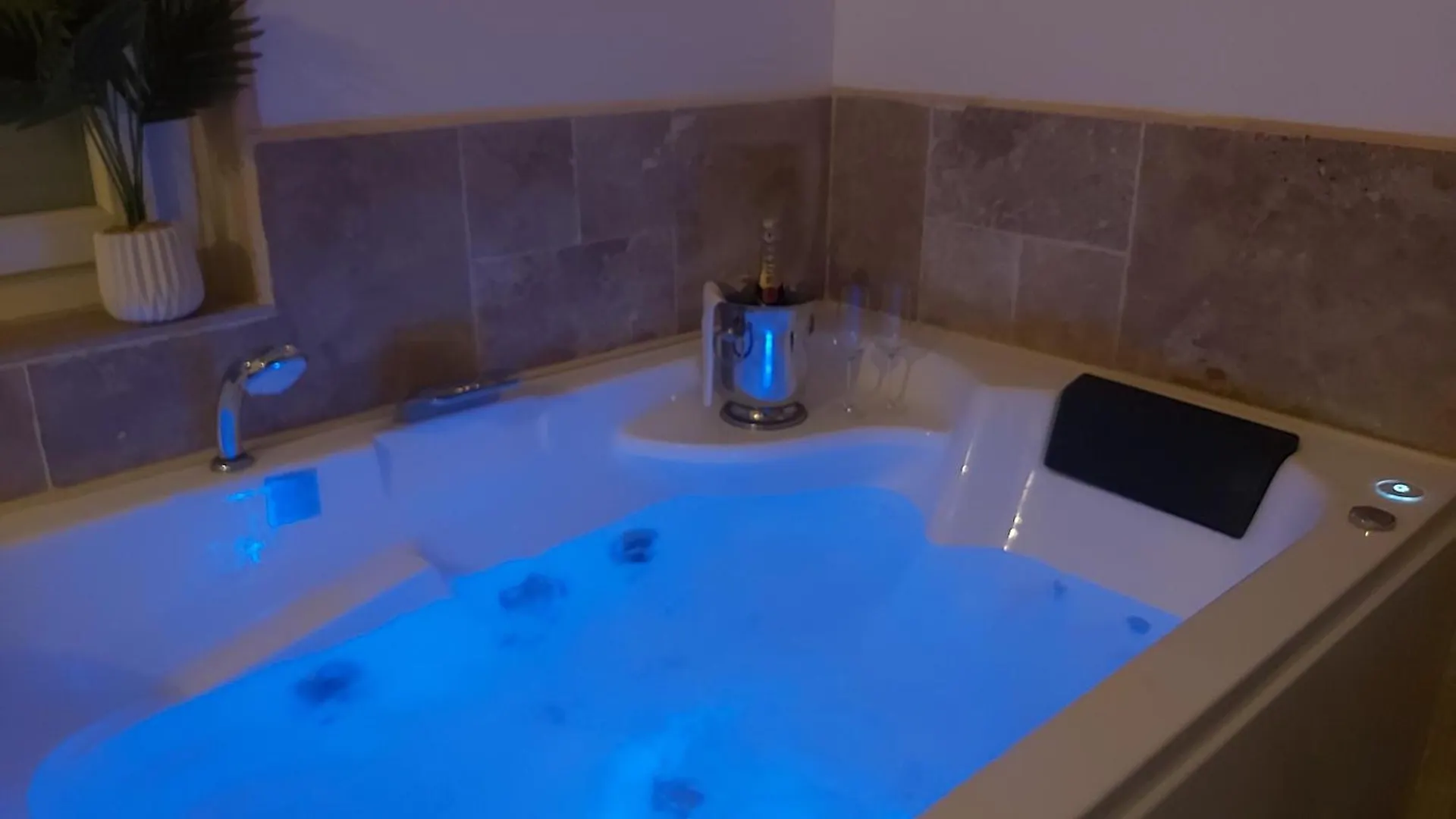 Loveroom&Spa L'Instant D'Evasion Lampaul-Plouarzel Apartamento